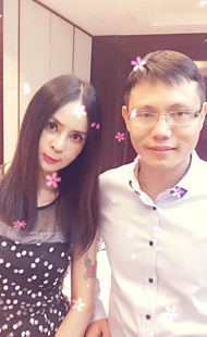 祝高勝美和明星經(jīng)紀(jì)人在上海商業(yè)演出圓滿成功