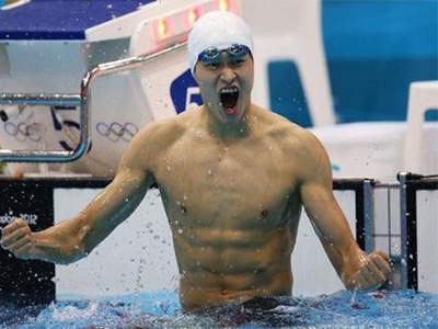 走紅姿勢一:英雄情結(jié)與金牌高度.jpg “明星代言公司”/