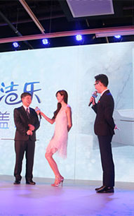 明星林志玲與經紀人出席松下潔樂發(fā)布會