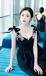 明星代言公司攜古力娜扎出席華泰珠寶發(fā)布會(huì)